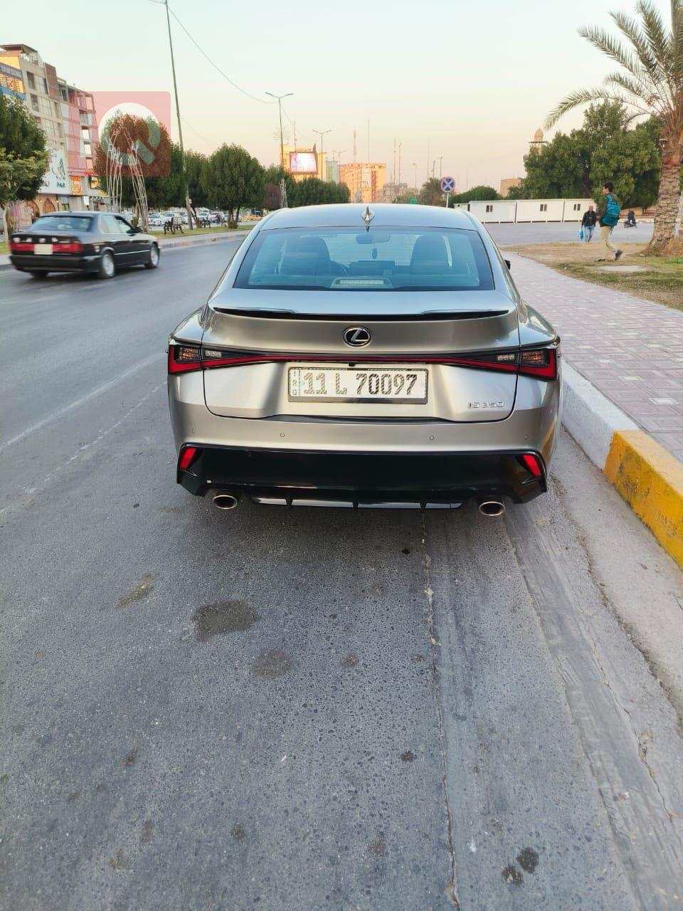 لكزس IS